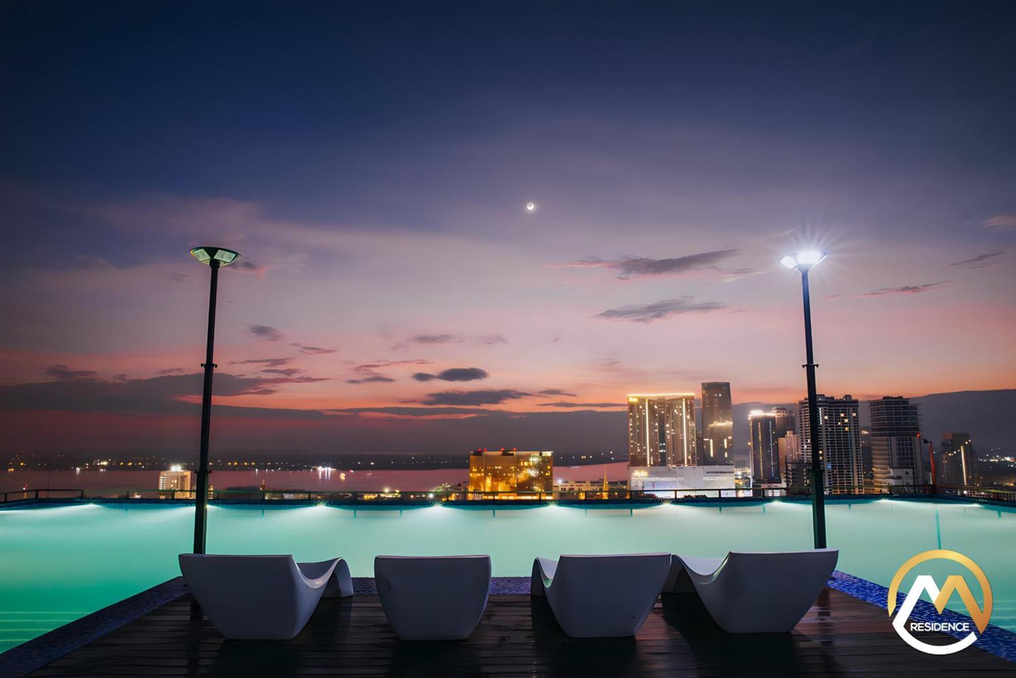 Infinity Pool Hotel Phnom Penh Down To 24 Usd In M Residence Экстерьер фото